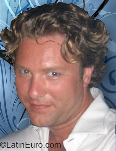 Date this good-looking Netherlands man Pieter from Breda NL263