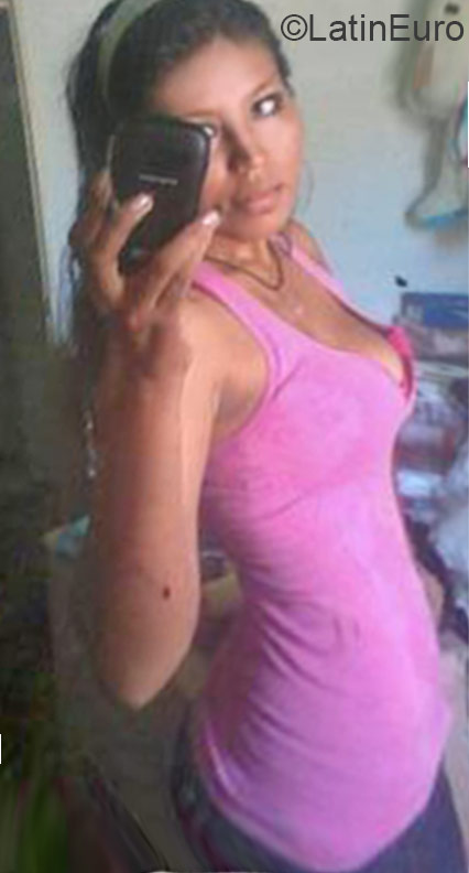Date this happy Venezuela girl Angela from Maturin VE508
