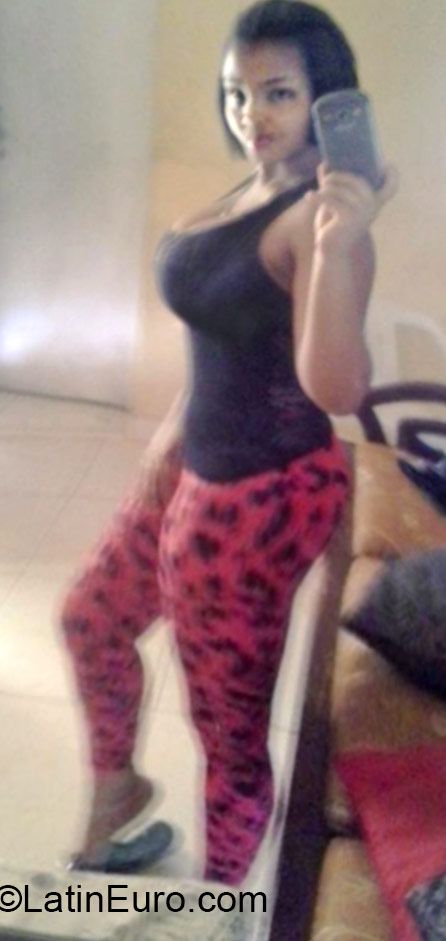 Date this tall Dominican Republic girl Krismery from Santo Domingo DO22328