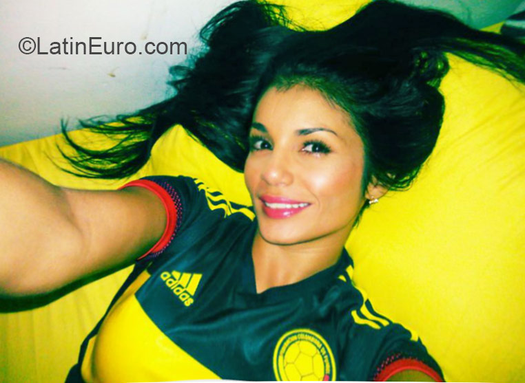 Date this stunning Colombia girl Xiomara from Medellin CO17513