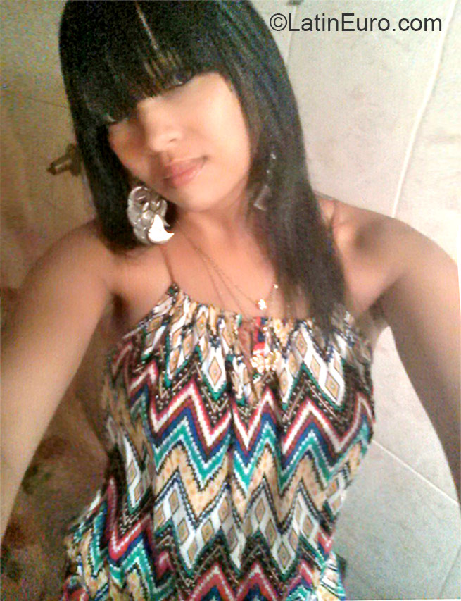 Date this cute Dominican Republic girl Rosaury from Santo Domingo DO22357
