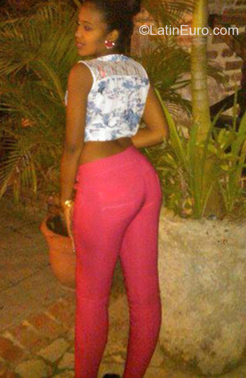 Date this lovely Dominican Republic girl Rochily from Santo Domingo DO22417