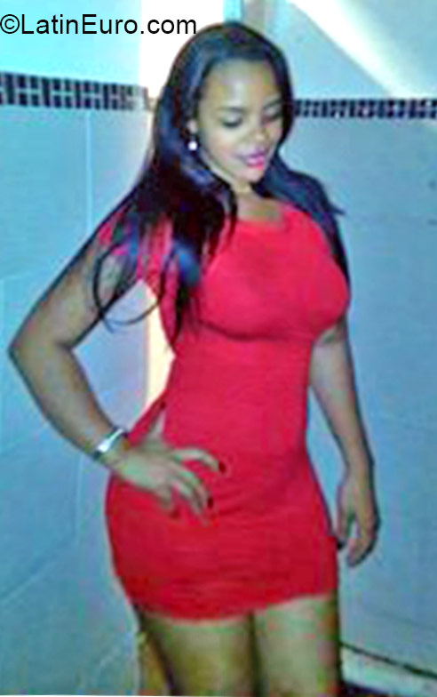 Date this passionate Dominican Republic girl Luz from Santo Domingo DO22427