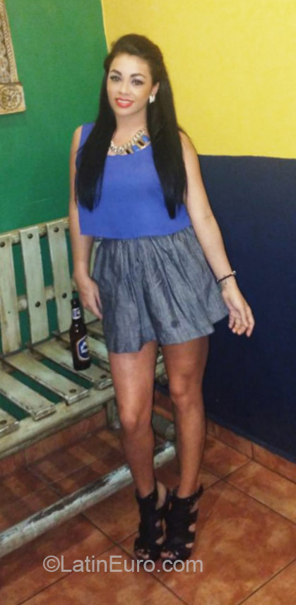 Date this stunning Honduras girl Carolina from Tegucigalpa HN1563