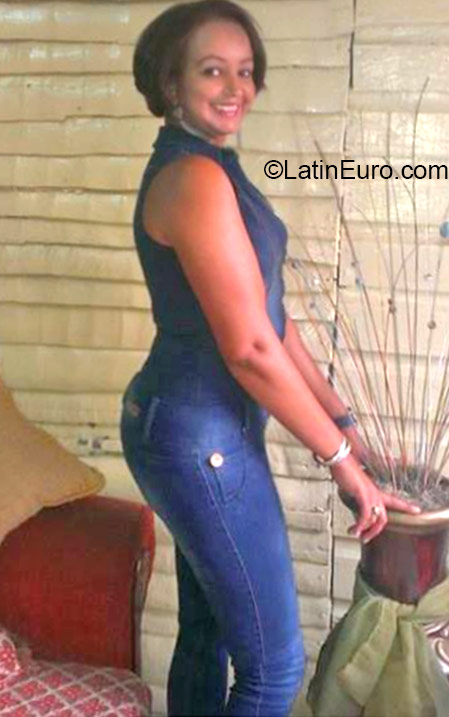 Date this funny Dominican Republic girl Fiol from Santo Domingo DO22594