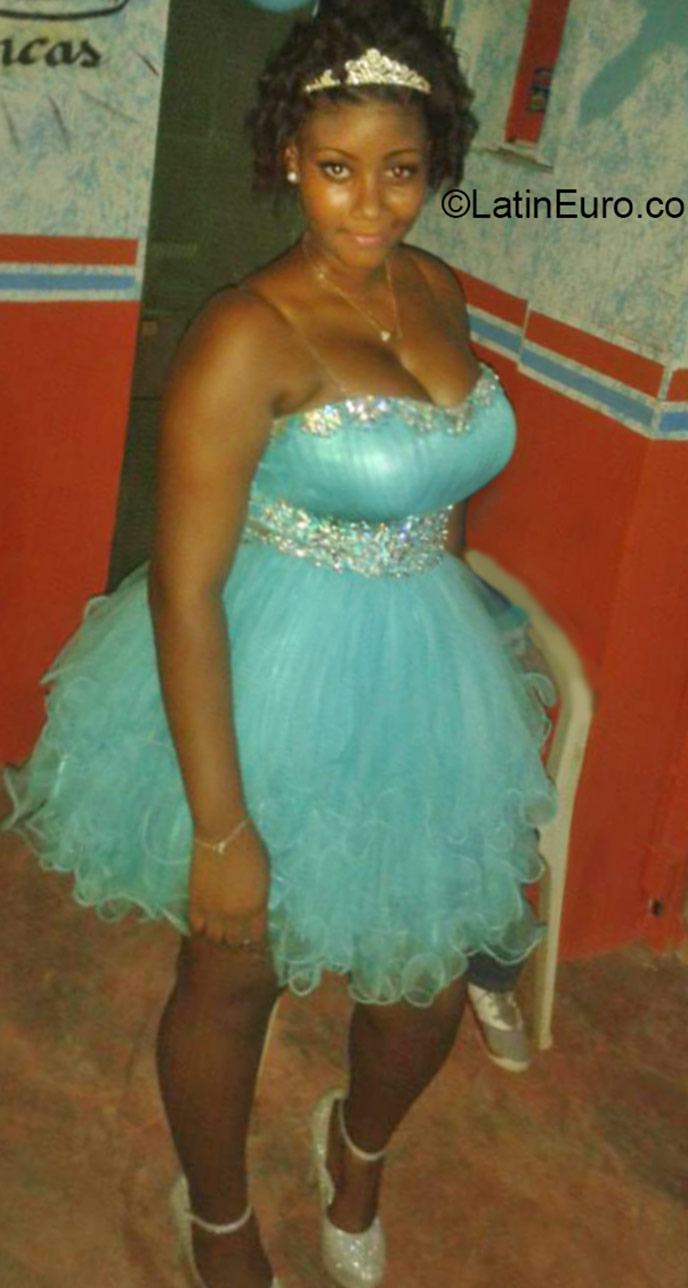 Date this delightful Dominican Republic girl Rachaly from Santo Domingo DO22660