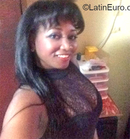 Date this nice looking Colombia girl Yesenia from Barranquilla CO17725
