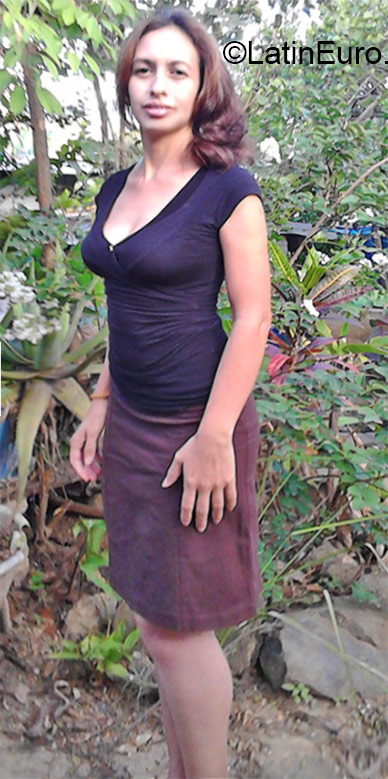 Date this pretty Honduras girl Veronica from Francisco Morazan HN1582