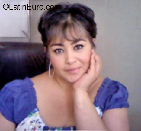 Date this good-looking Mexico girl Lizy from Guadalajara MX1435