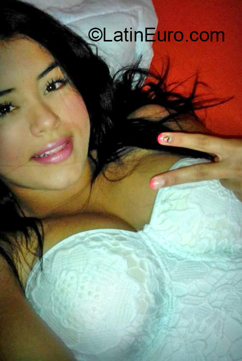 Date this young Colombia girl Estefany from Pereira CO17734