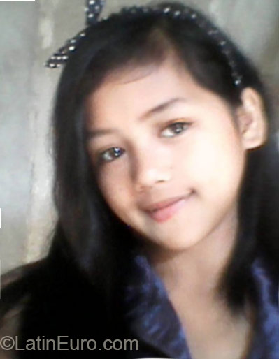 Date this charming Philippines girl Preciouis from Lucena City PH800