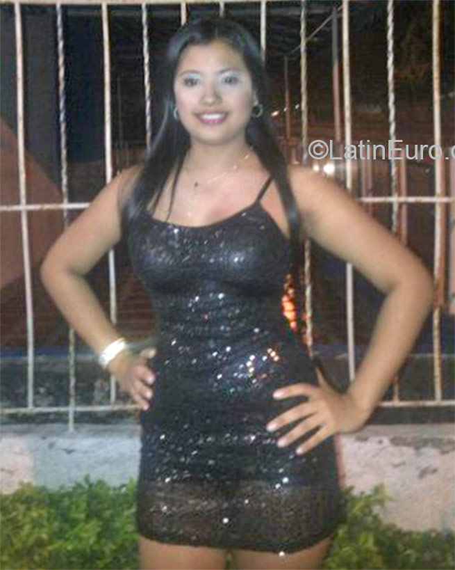 Date this gorgeous Colombia girl Katherin from Barranquilla CO17747