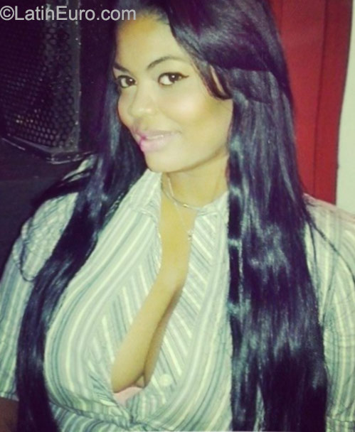 Date this happy Dominican Republic girl Ivelisse from Santo Domingo DO22850