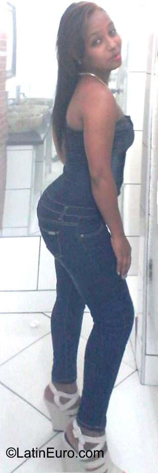 Date this good-looking Dominican Republic girl Jaralin from Santo Domingo DO22906
