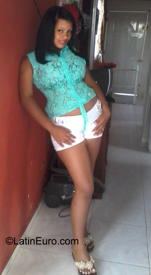 Date this lovely Dominican Republic girl Eunice from La Vega DO22976
