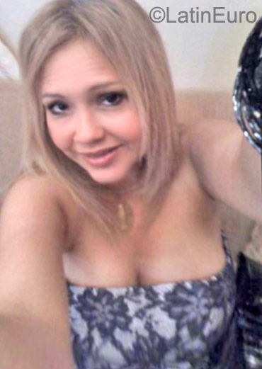 Date this sensual Venezuela girl Cindie from maracaibo VE603