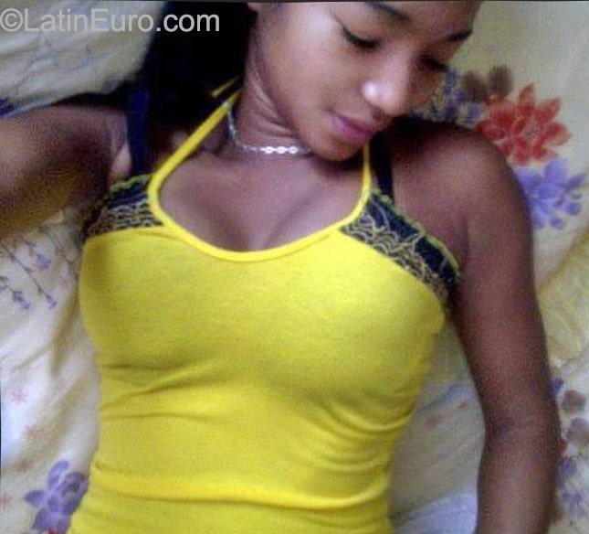 Date this tall Dominican Republic girl Chantal from Spm DO23004