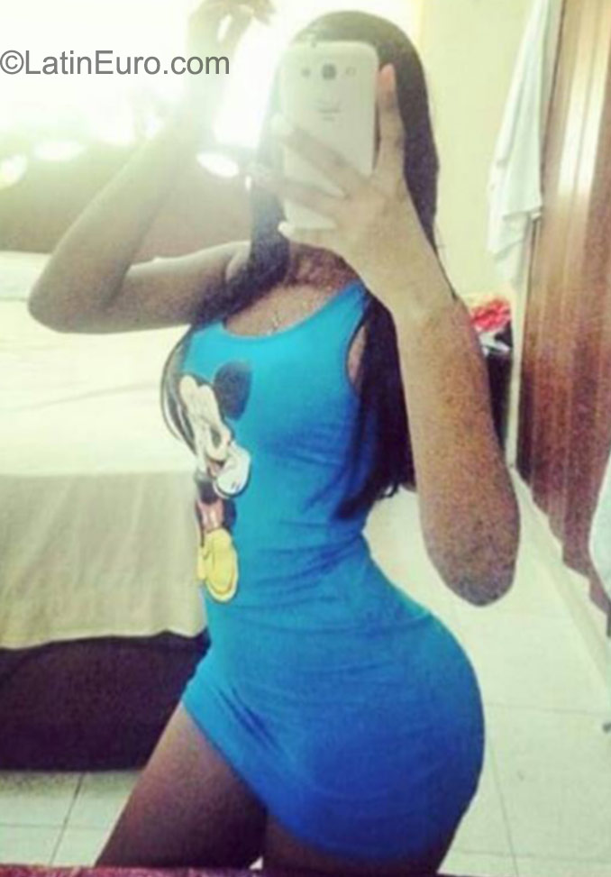 Date this exotic Dominican Republic girl Jennifer from Santo Domingo DO23044