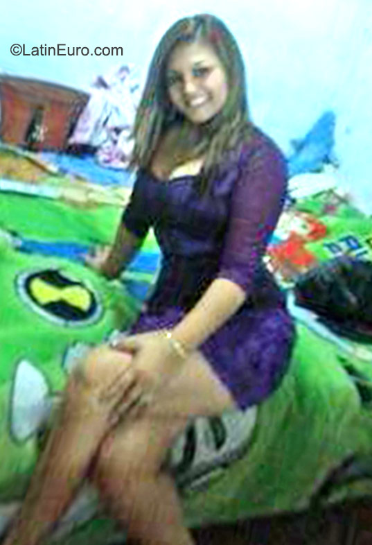 Date this voluptuous Peru girl Nilda from Lima PE1070