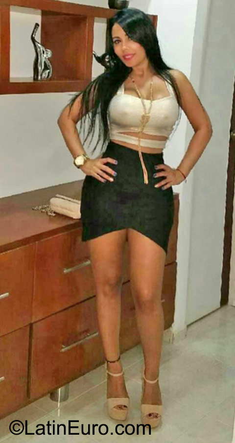 Date this fun Colombia girl Vanessa from Cali CO17925