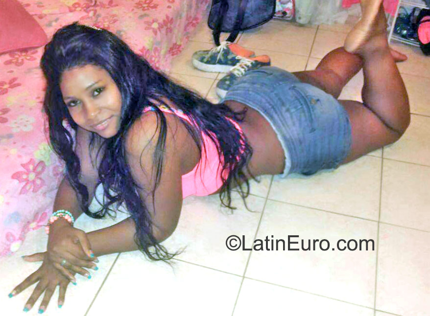 Date this hard body Panama girl Luz Rihiana from Panama City PA685