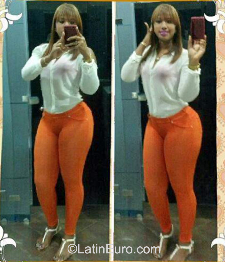 Date this charming Dominican Republic girl Julissa from Santo Domingo DO23153