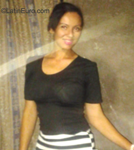 Date this charming Honduras girl Erika from Siguatepeque HN1680