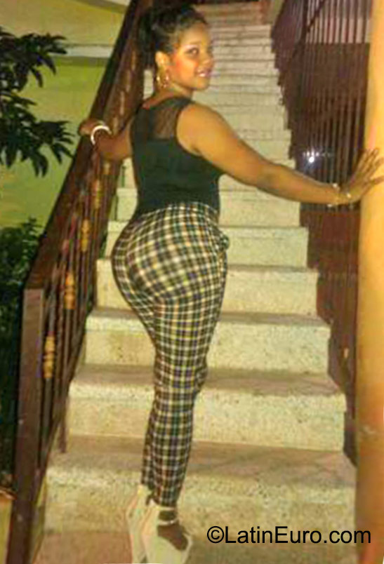 Date this sultry Dominican Republic girl Sara from Santo Domingo DO23240