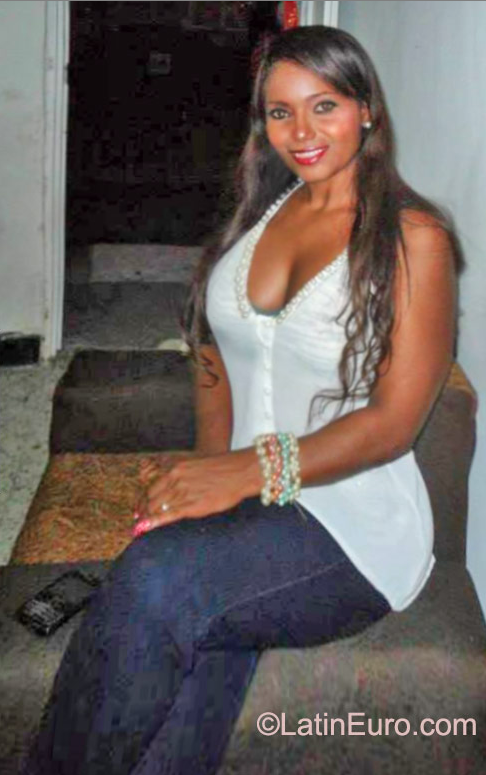 Date this voluptuous Colombia girl Nidia patricia from cali-valle CO18400