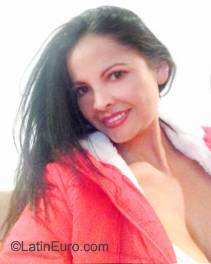 Date this foxy Colombia girl Tatia from Bogota CO18035