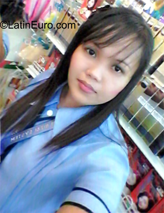 Date this good-looking Philippines girl Ailyn from Manila PH819