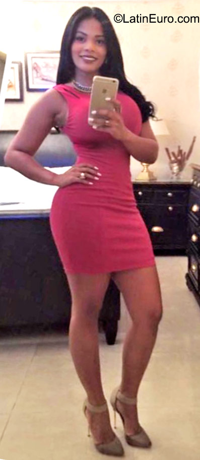 Date this sensual Dominican Republic girl Perla from Santo Domingo DO23456