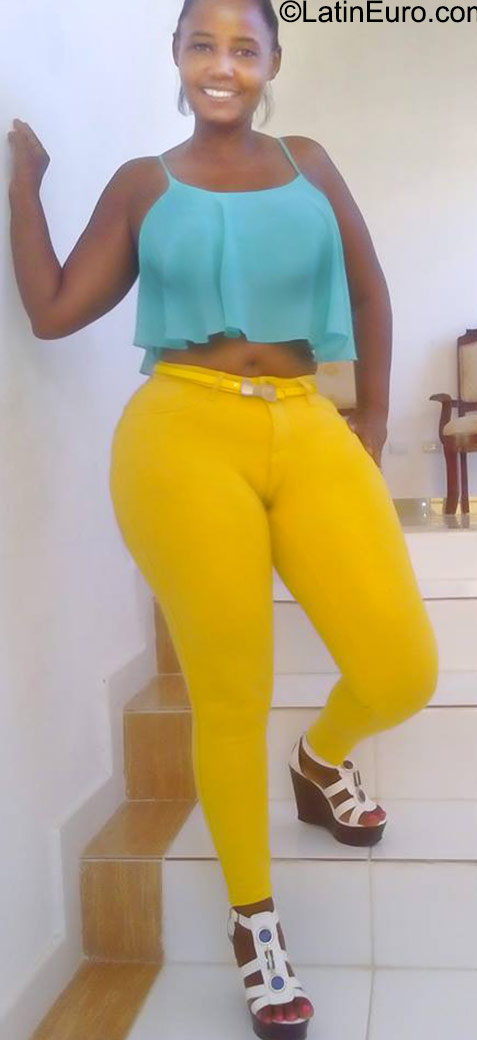 Date this delightful Dominican Republic girl Lidia from Puerto Plata DO23467