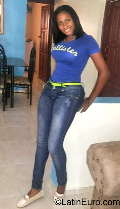 Date this hot Dominican Republic girl Lisbeth from Santo Domingo DO23517