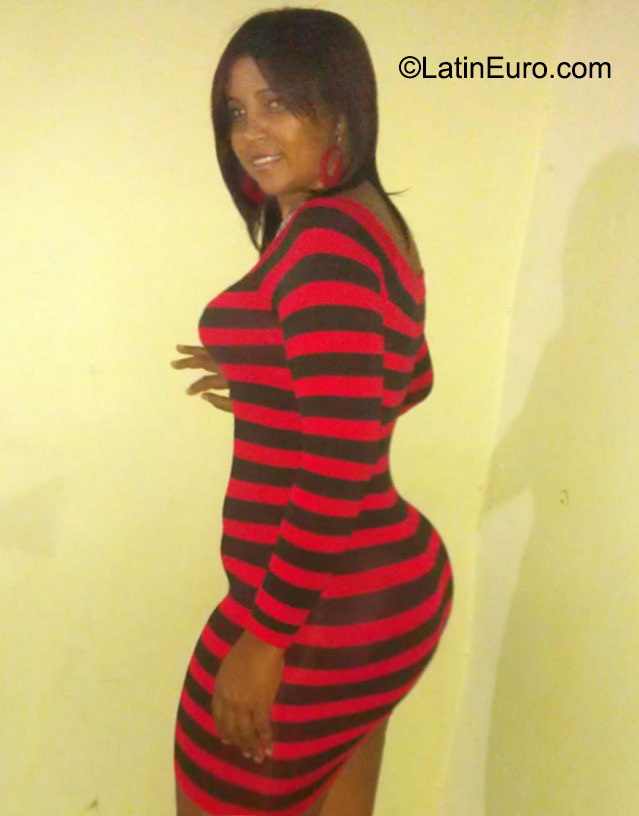 Date this hot Dominican Republic girl Lourdes from Santiago DO23556