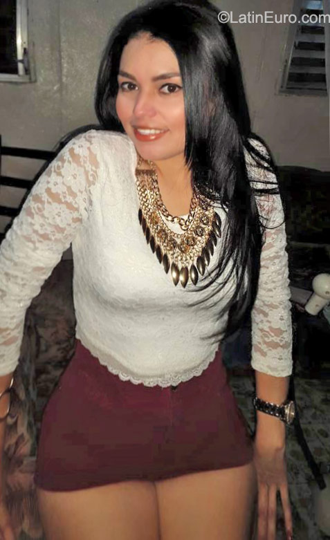 Date this attractive Honduras girl Luci from San Pedro Sula HN1771