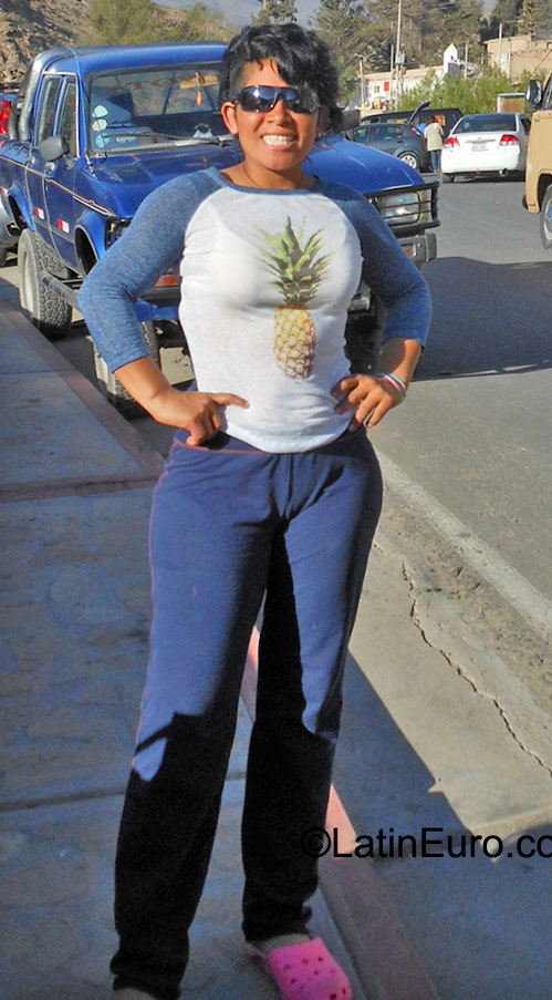 Date this nice looking Peru girl Maritza from Tacna PE1073