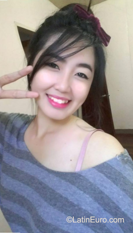 Date this nice looking Philippines girl Daniela from Manila PH827