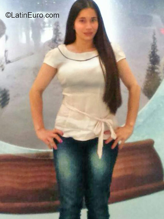 Date this fun Colombia girl Martha liliana from Bogota CO18205