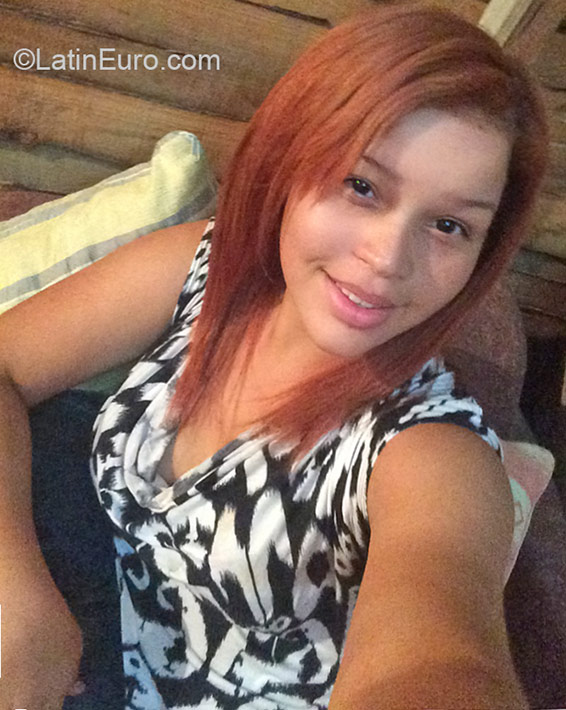 Date this happy Dominican Republic girl Yemi from Santiago DO23763