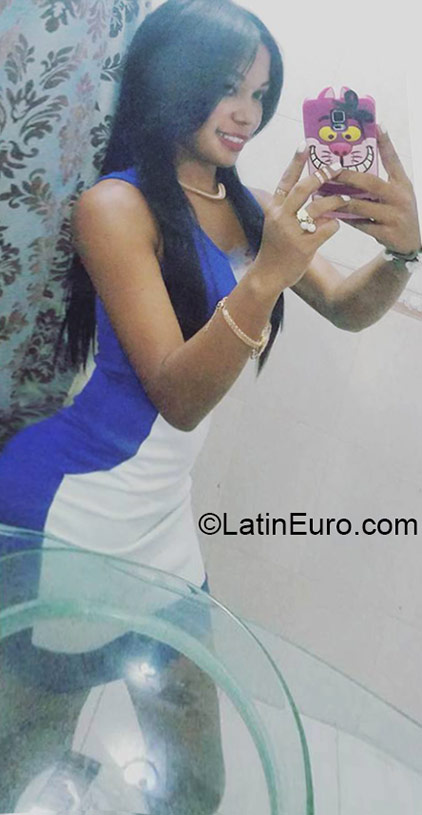 Date this sensual Dominican Republic girl Fanny from Santo Domingo DO23782