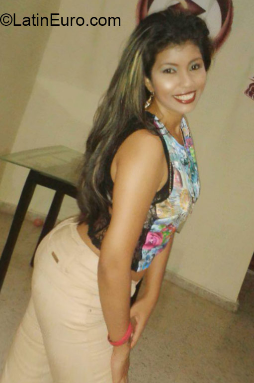 Date this gorgeous Colombia girl Kelly from Barranquilla CO18247