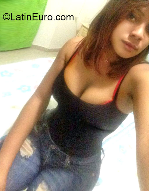 Date this athletic Dominican Republic girl Joha from Puerto Plata DO24236