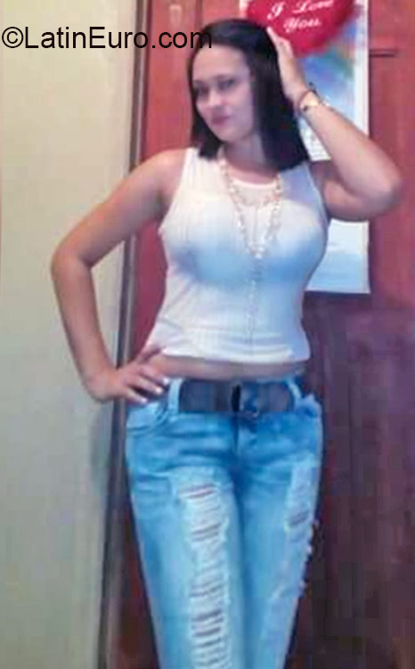 Date this hot Honduras girl Vanessa from puerto cortes HN1871