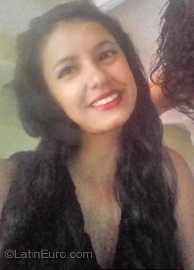 Date this attractive Colombia girl Dani from Cucuta CO18397