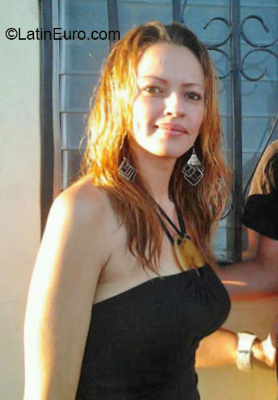 Date this pretty Honduras girl Sara from Tegucigalpa HN1878