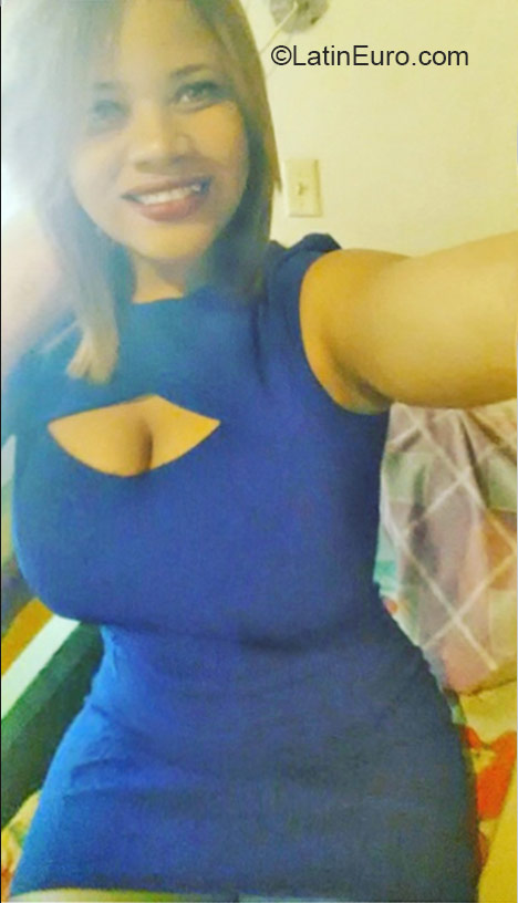 Date this funny Dominican Republic girl Meiryis from Santiago DO24406