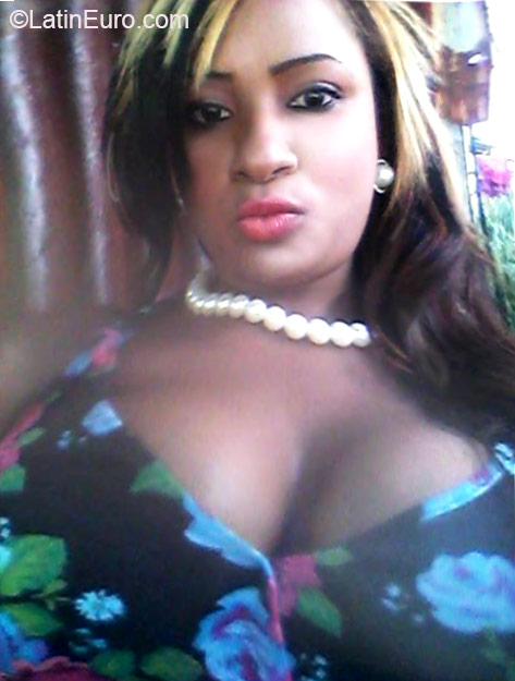 Date this good-looking Dominican Republic girl Felicia from Santiagos DO24527
