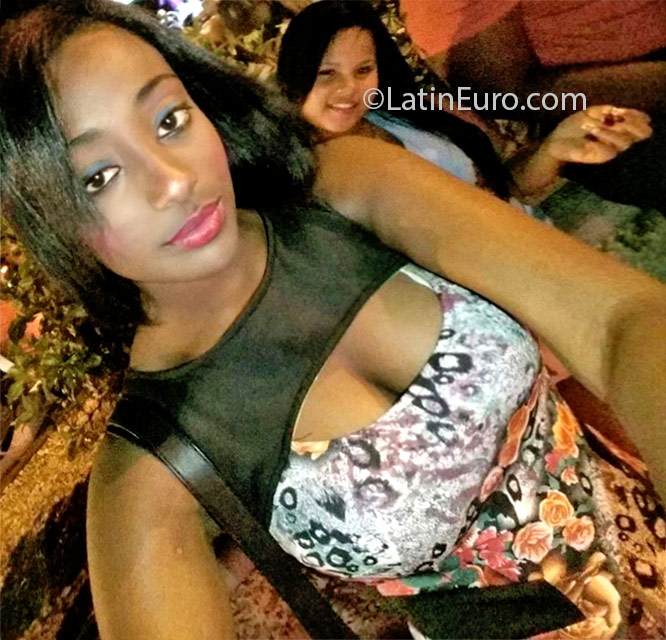 Date this charming Dominican Republic girl Brenda from Santo Domingo DO24692