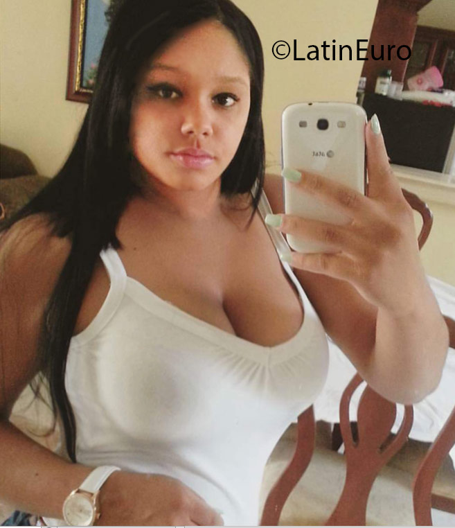 Date this happy Dominican Republic girl Katherin from Santiago DO24701